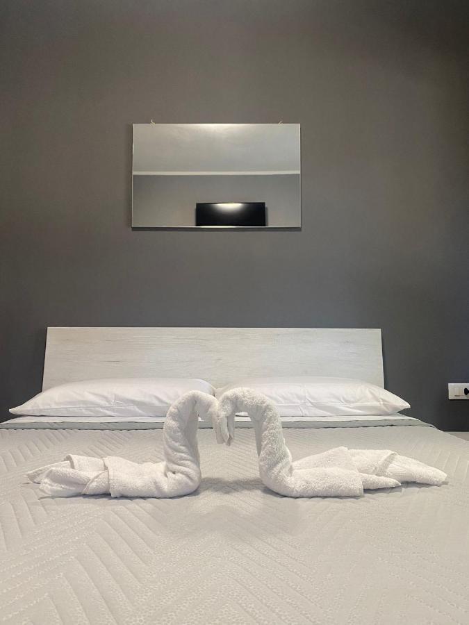 Residence Gordon Carini Ngoại thất bức ảnh